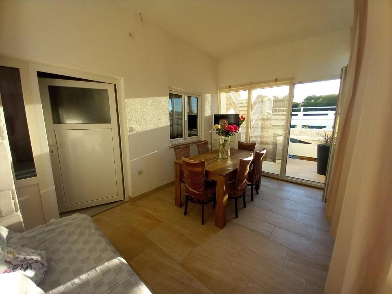 Tudek Apartment *